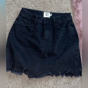 Princess Polly black denim skirt 🖤 (size 4)